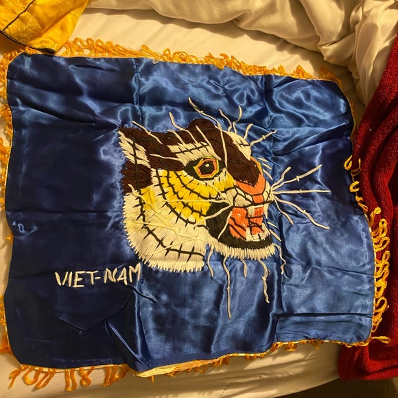 I’M FEATURED TODAY - Picture 3 of 5